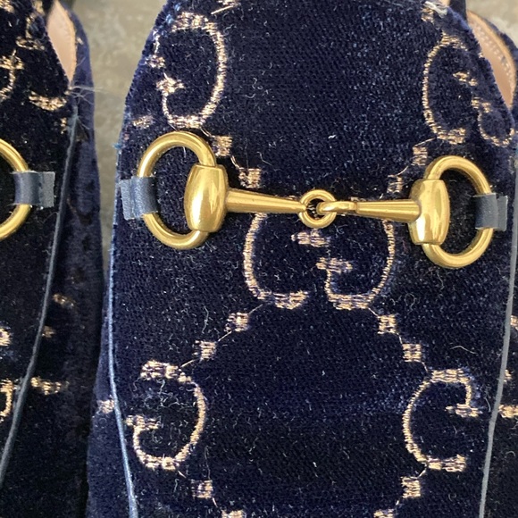 Gucci Princeton Mules Navy Velvet w Gold Horse Bit Buckle & Gucci Gold Logos 7.5 - Picture 4 of 16
